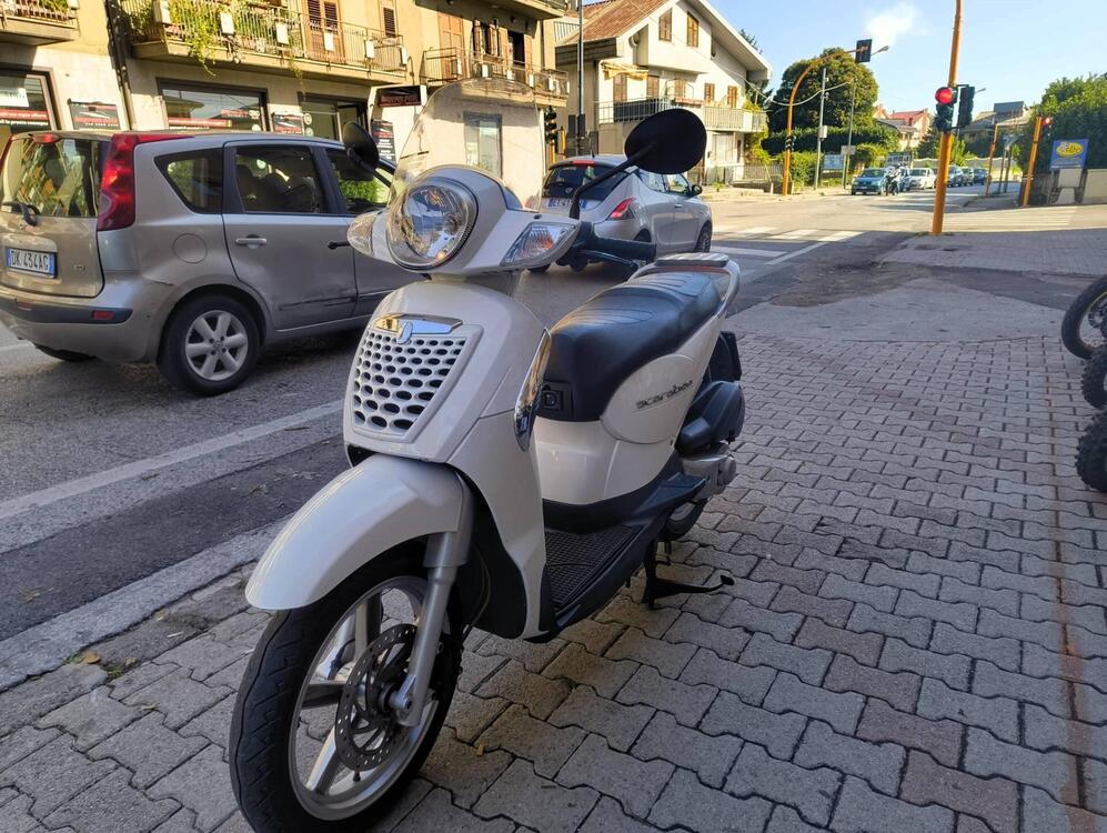 Aprilia Scarabeo 125 i.e. (2009 - 11) (4)