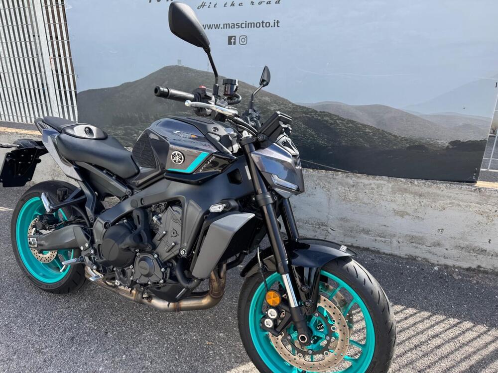 Yamaha MT-09 Y-AMT (2024 - 25) (2)