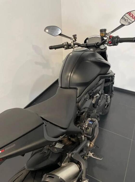 Ducati Monster 937 + (2021 - 25) (5)