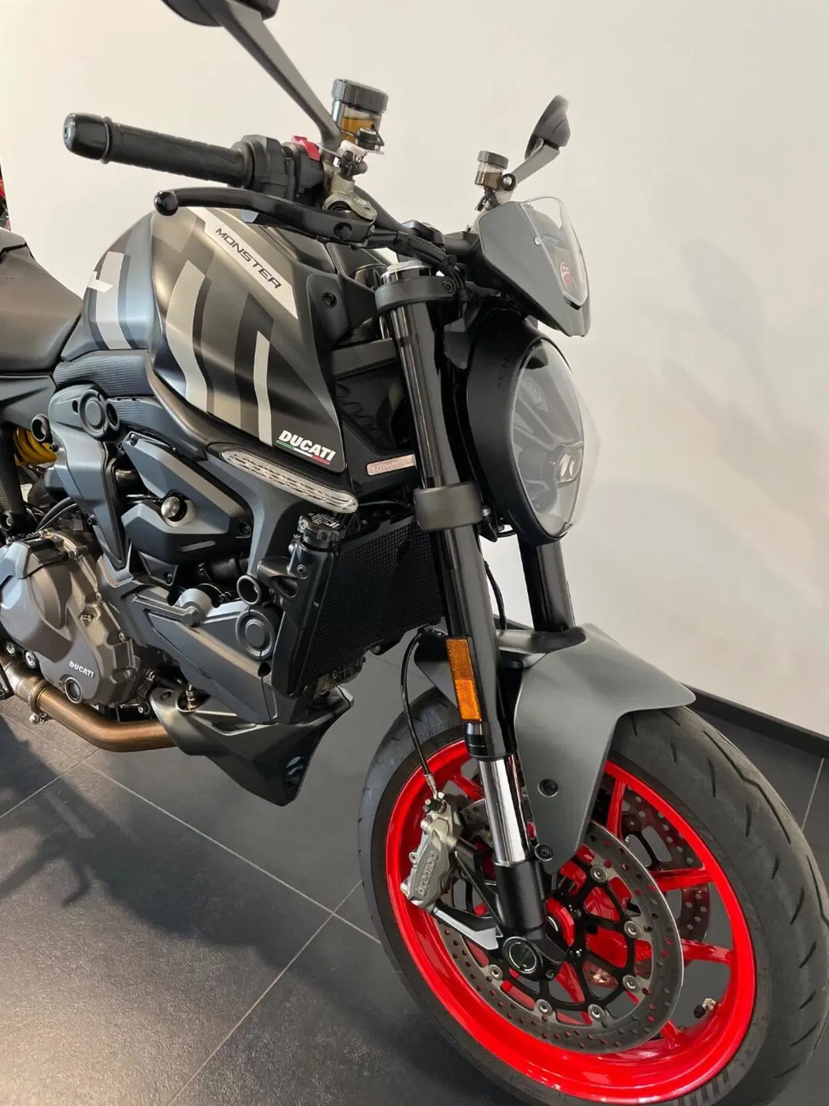 Ducati Monster 937 + (2021 - 25) (4)