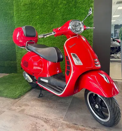 Vespa GTS 300 Super (2017 - 18) usata