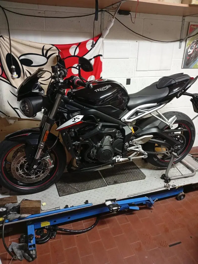 Triumph Street Triple RS (2017 - 19) (2)