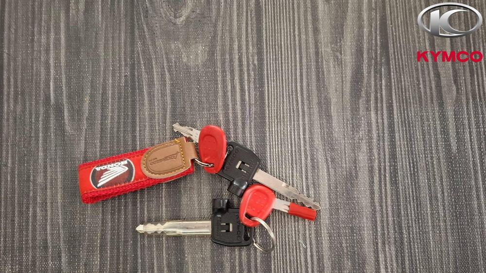 Kymco People 300i GT ABS (2010 - 17) (4)