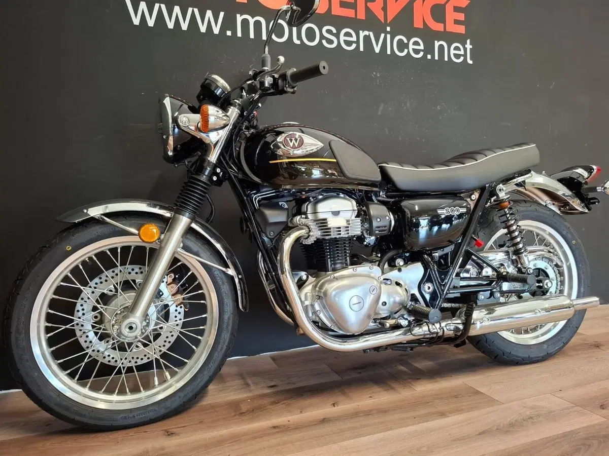 Kawasaki W 800 (2021 - 26) (2)