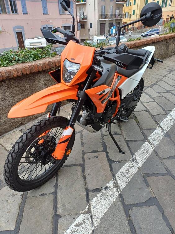 KTM 125 Enduro R (2025 - 26) (4)