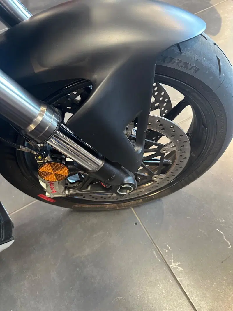 Ducati Streetfighter V4 1100 (2021 - 22) (9)