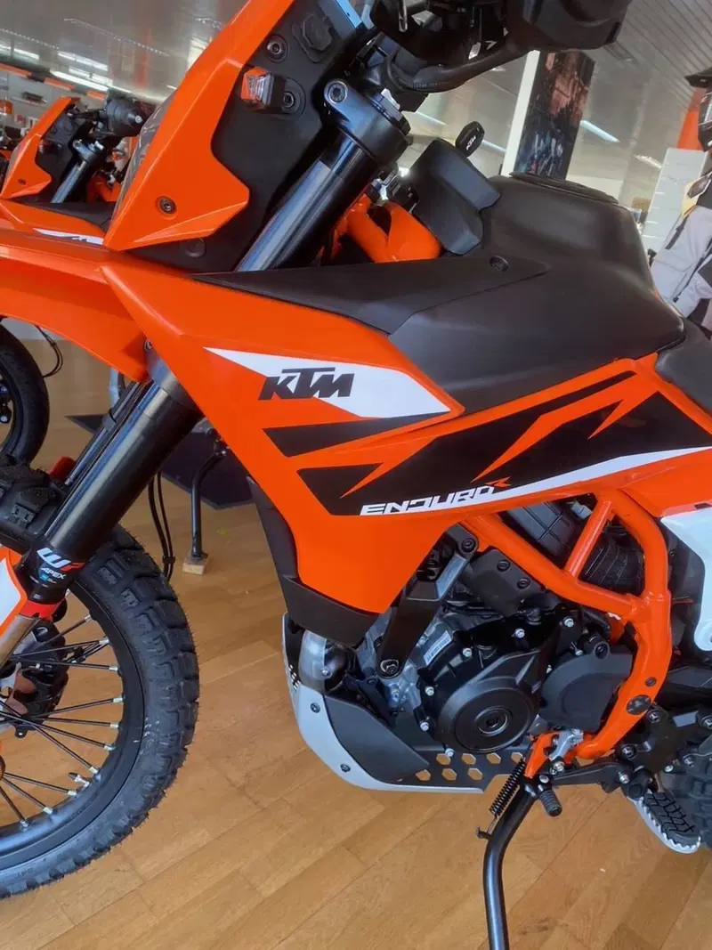 KTM 125 Enduro R (2025 - 26) (3)
