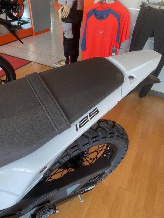 KTM 125 Enduro R (2025 - 26) (4)