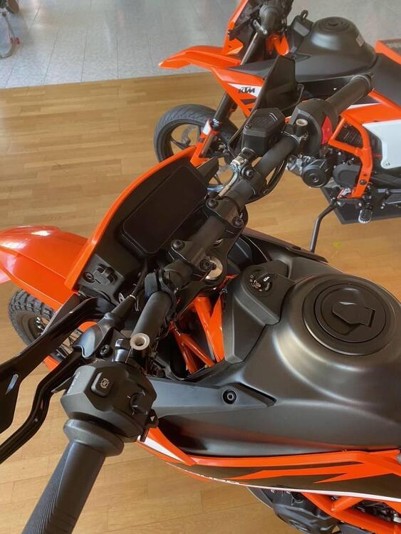 KTM 125 Enduro R (2025 - 26) (5)