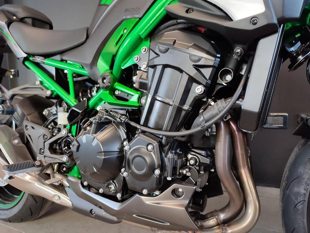 Kawasaki Z 900 (2025 - 26) (3)