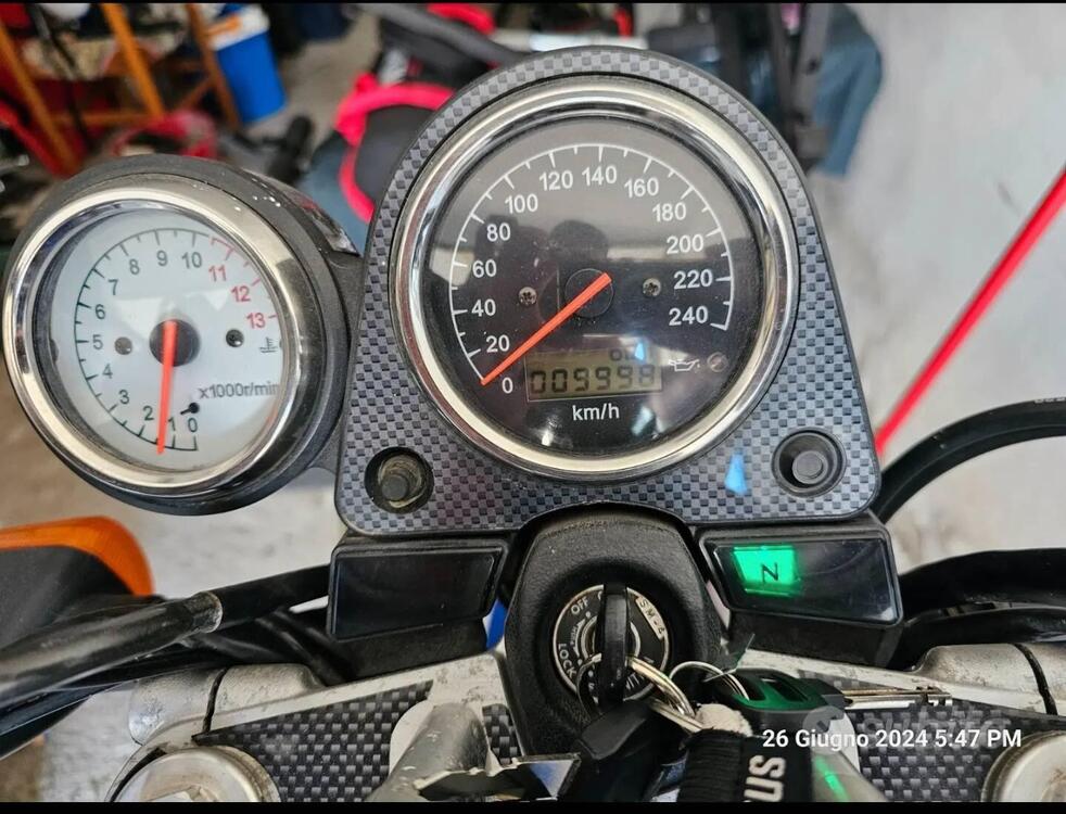 Suzuki SV 650 (1999 - 02) (2)