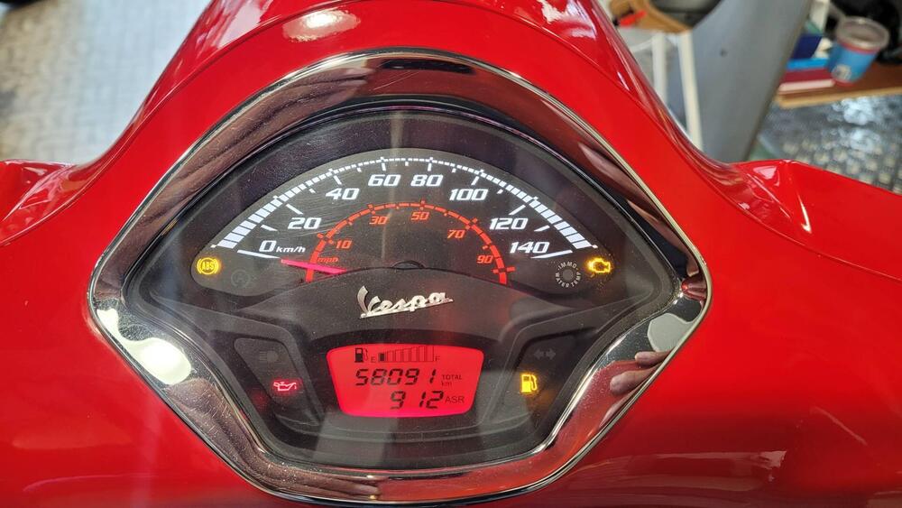 Vespa GTS 300 Super (2017 - 18) (5)