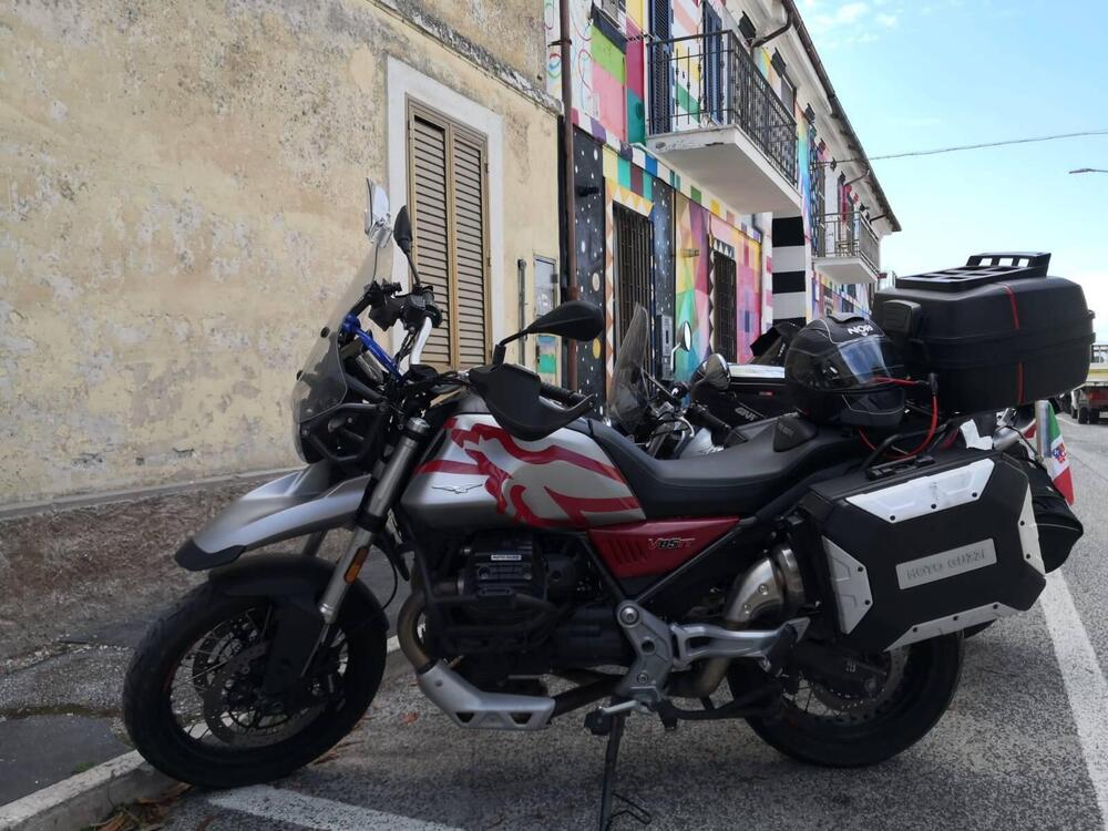 Moto Guzzi V85 TT Travel (2020) (3)
