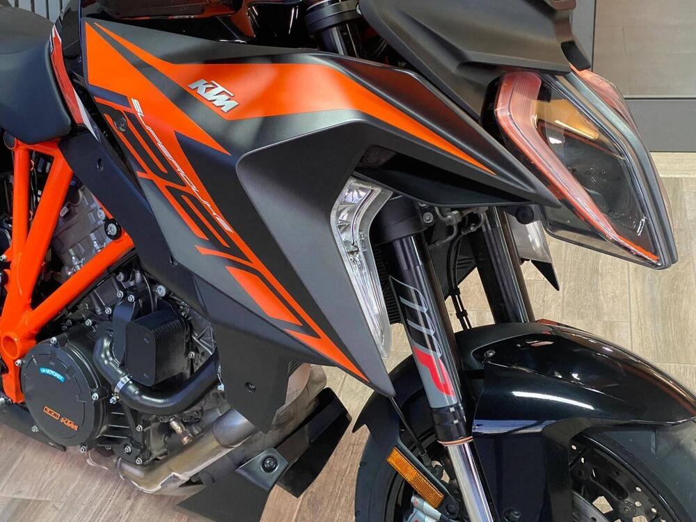 KTM 1290 Super Duke GT (2021) (5)