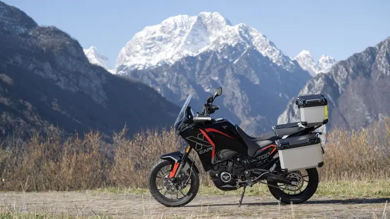 Moto Morini X-Cape 700 con cerchi in lega: 400 euro di sconto per convincere gli indecisi