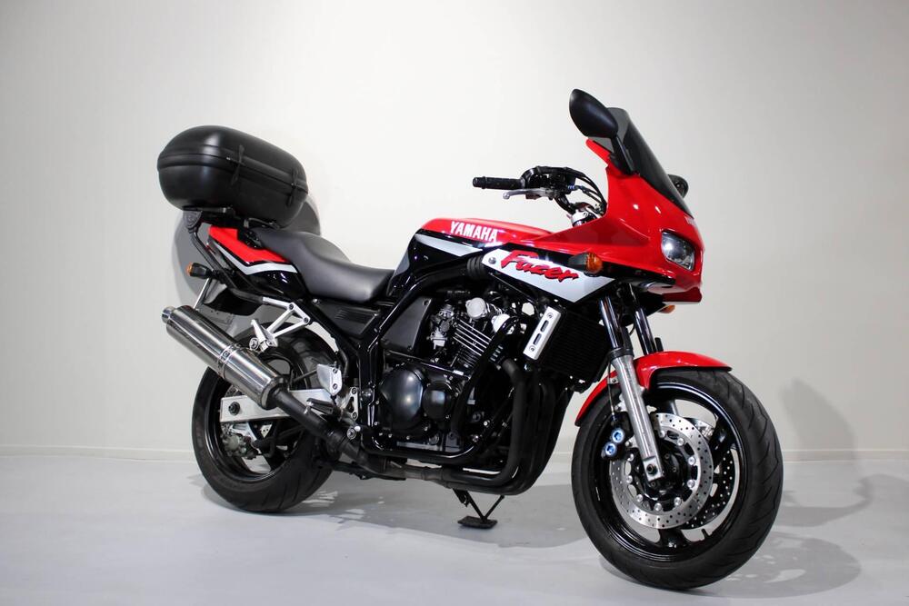 Yamaha FZS 600 Fazer (1998 - 01) (2)