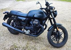 Moto Guzzi V7 III Stone (2017 - 20) usata