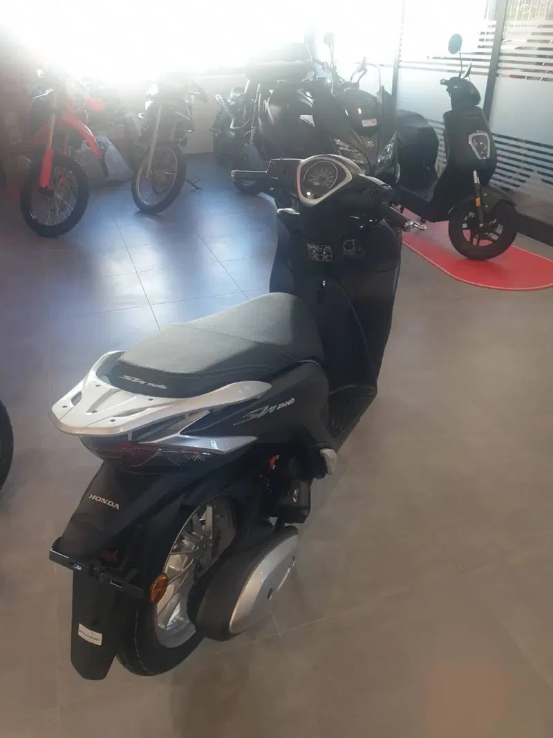 Honda SH 125 Mode (2024 - 26) (4)