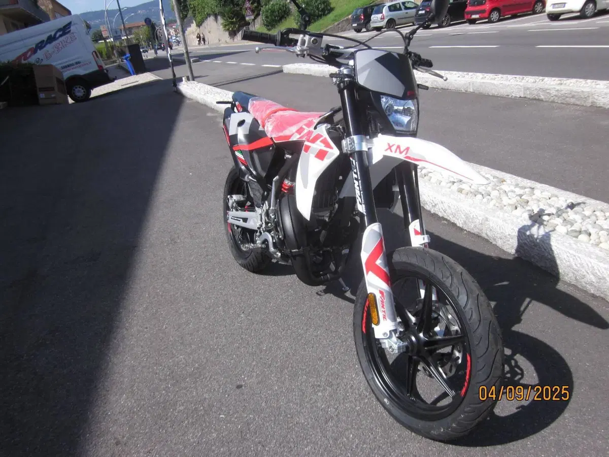 Fantic Motor Motard 50 Performance 2t (2020) (2)