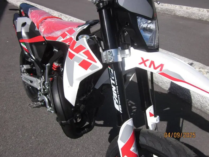 Fantic Motor Motard 50 Performance 2t (2020) (3)