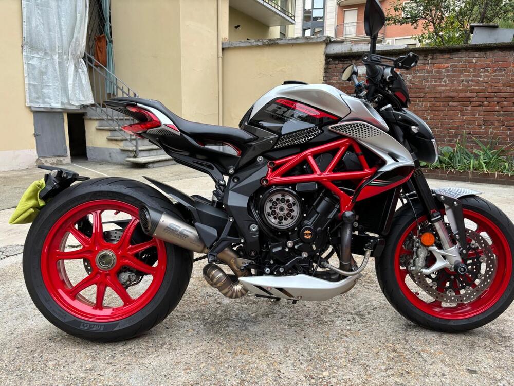 MV Agusta Dragster 800 RC SCS (2021 - 22) (2)