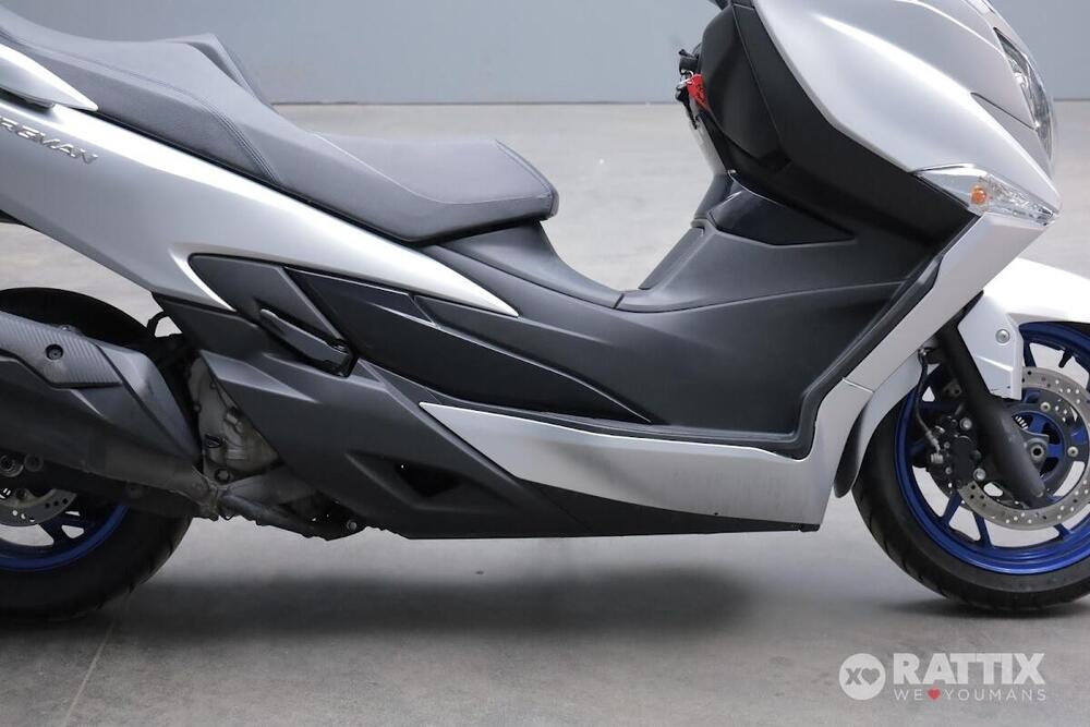 Suzuki Burgman 400 (2022 - 24) (4)