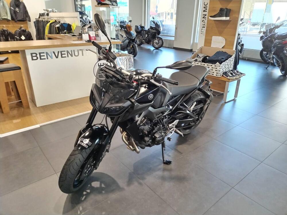 Yamaha MT-09 (2017 - 20) (2)