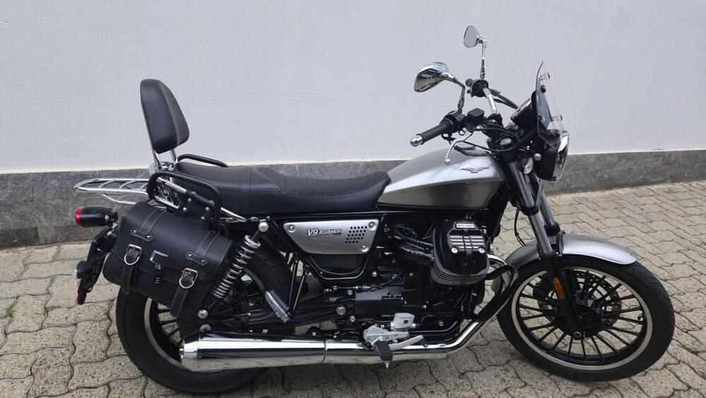 Moto Guzzi V9 Roamer (2021 - 24)