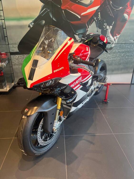 Ducati Panigale V4 S (2025)