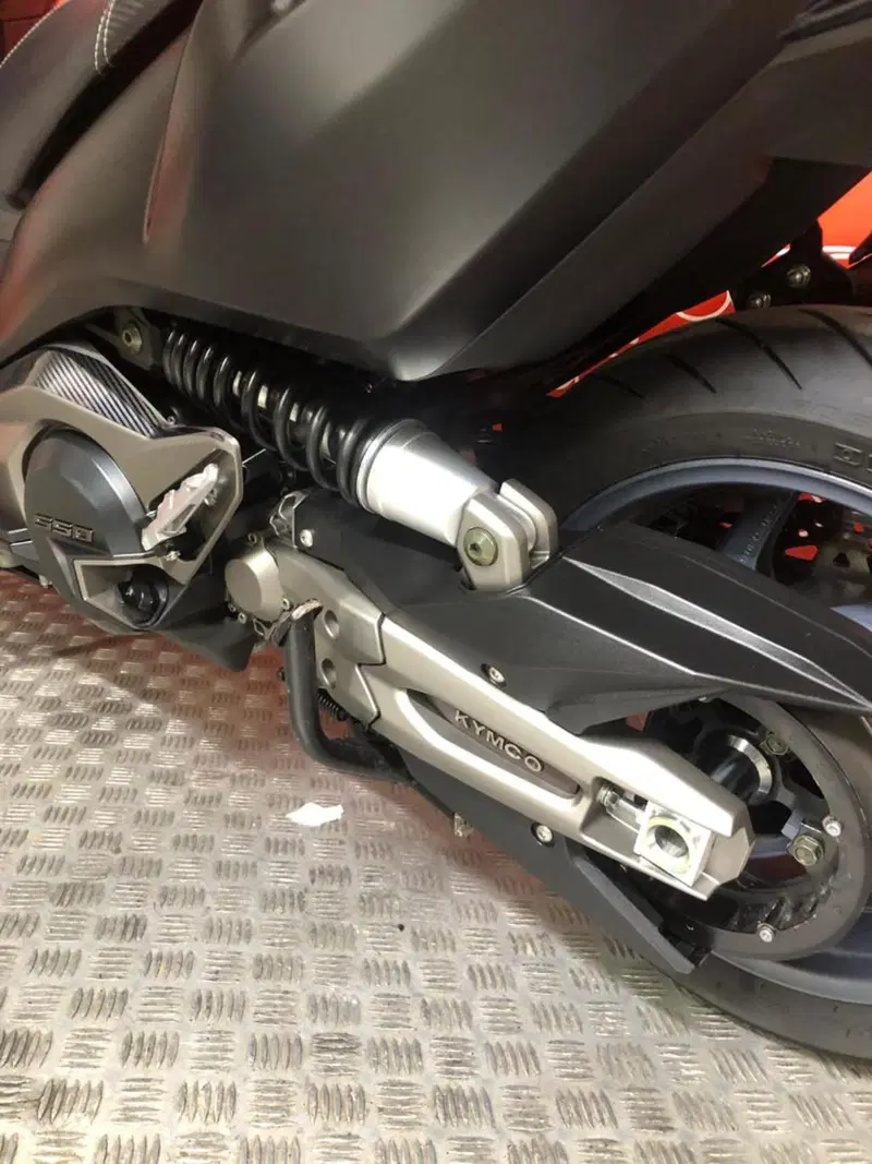 Kymco AK 550 ETS (2021 - 26) (6)