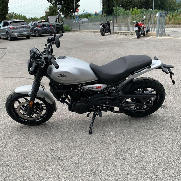 Royal Enfield Guerrilla 450 (2024 - 25) (4)