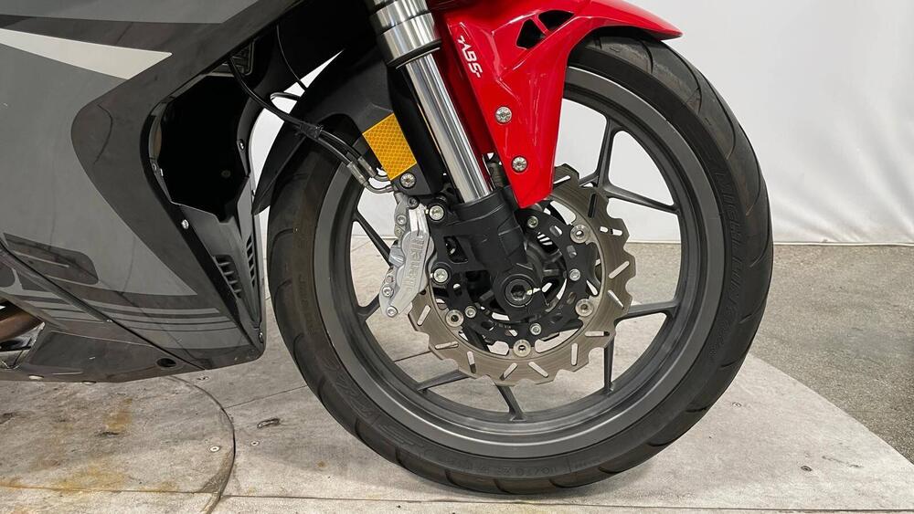 Benelli BN 302 R (2017 - 20) (5)