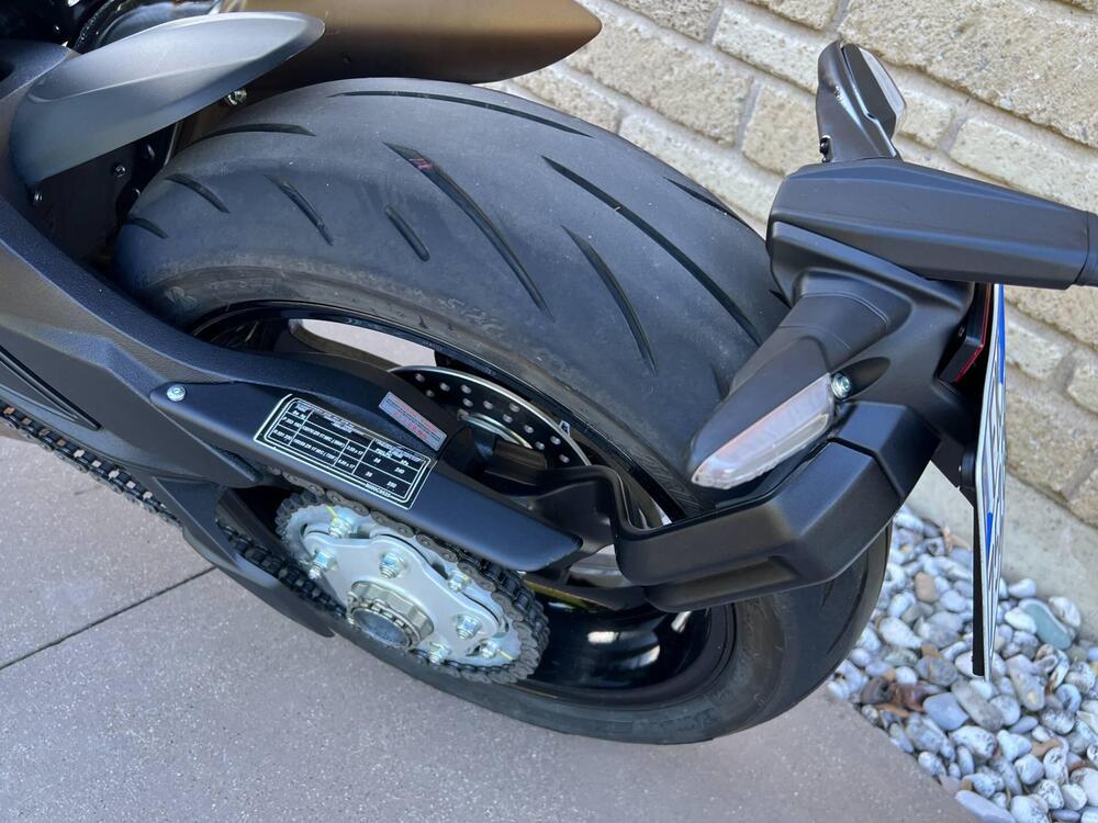 MV Agusta Brutale 800 R (2023 - 25) (5)