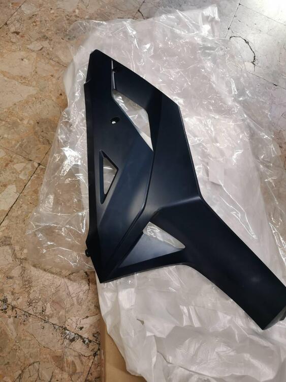 Puntale carena dx Honda Forza 750 2024 blu (3)