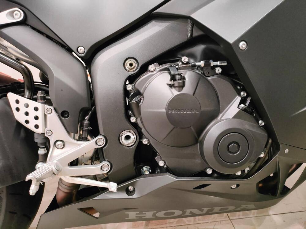 Honda CBR 600 RR (2024 - 25) (5)