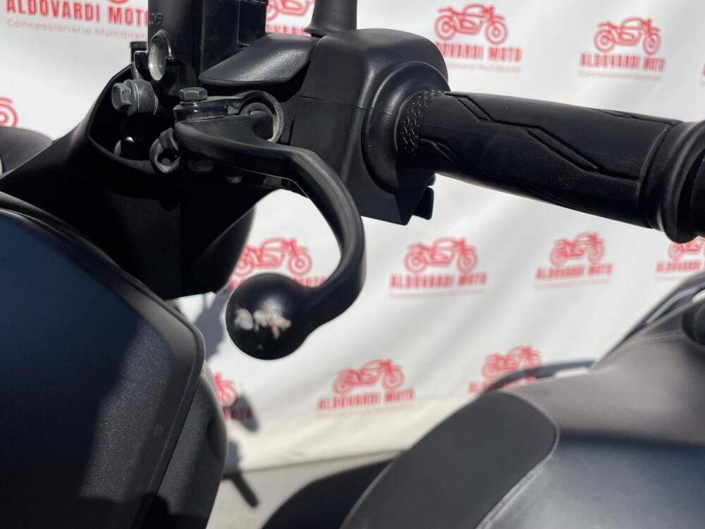 Yamaha X-Max 300 ABS (2017 - 20) (4)