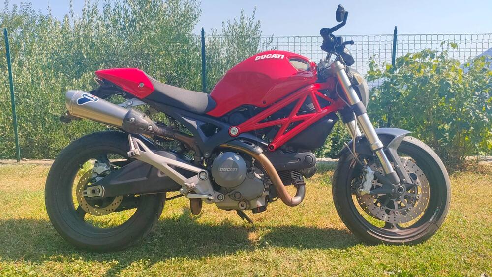 Ducati Monster 696 Plus (2007 - 14) (2)