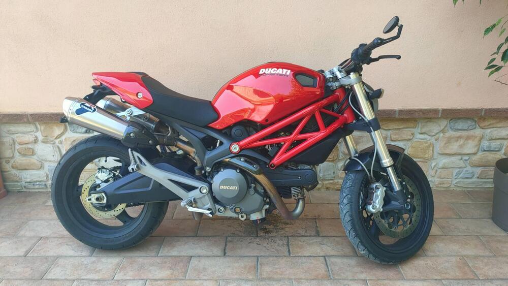 Ducati Monster 696 Plus (2007 - 14) (4)