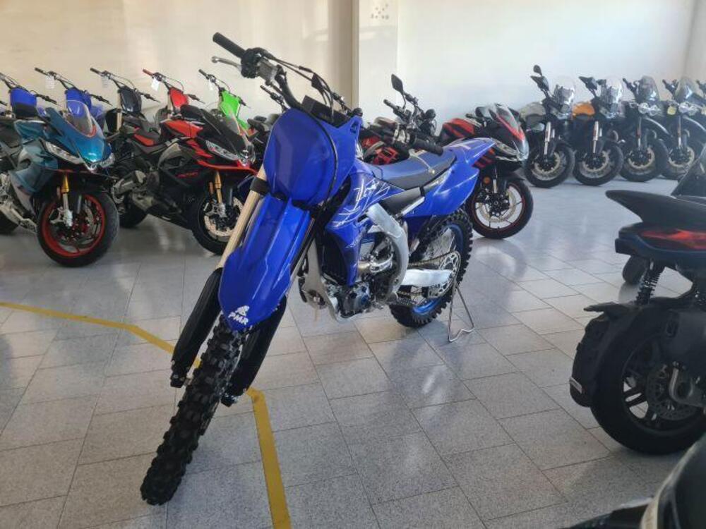 Yamaha YZ 450 F (2022)