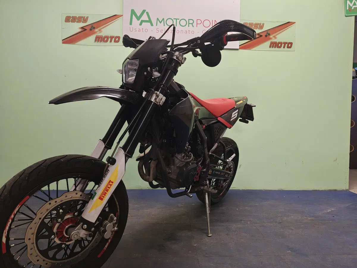 Fantic Motor Motard 125 Performance 4t (2020) (2)