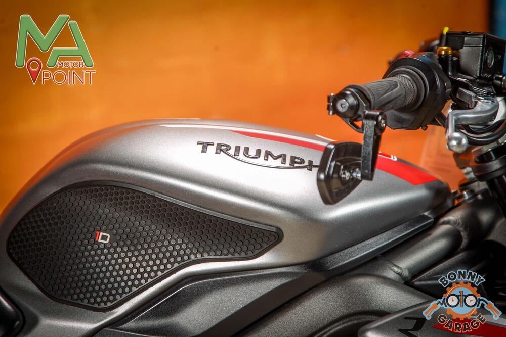 Triumph Street Triple R (2020 - 22) (2)