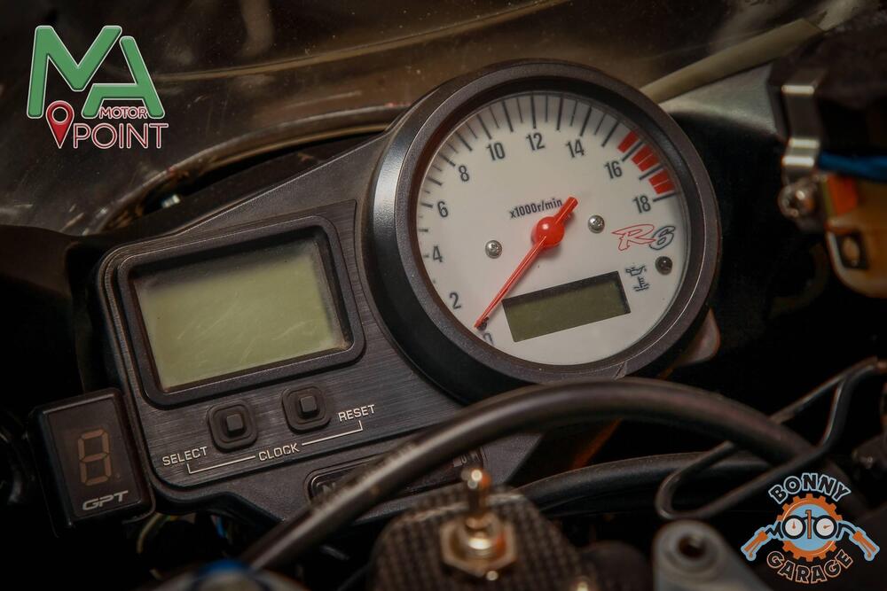 Yamaha YZF R6 (1999 - 00) (5)