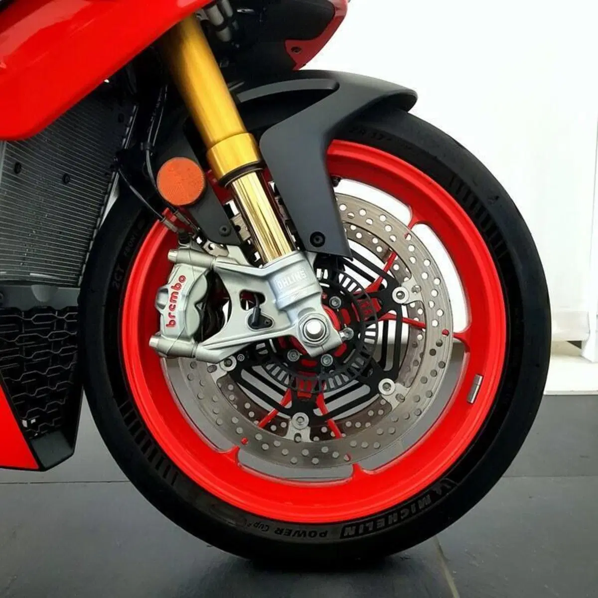 Aprilia Tuono V4 Factory (2021 - 24) (15)