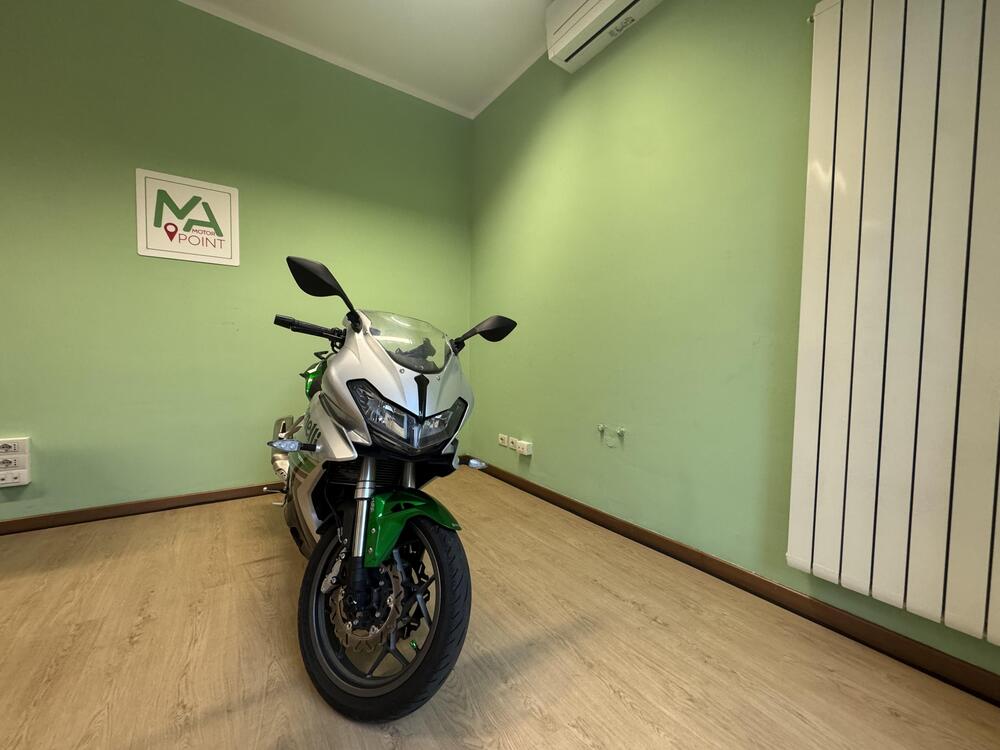 Benelli BN 302 R (2017 - 20) (4)