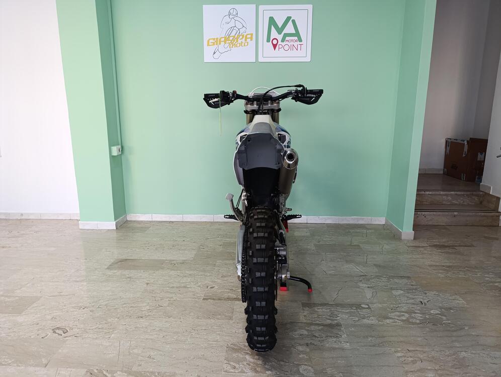 Tm Moto EN 300 Fi ES 2T (2024) (4)