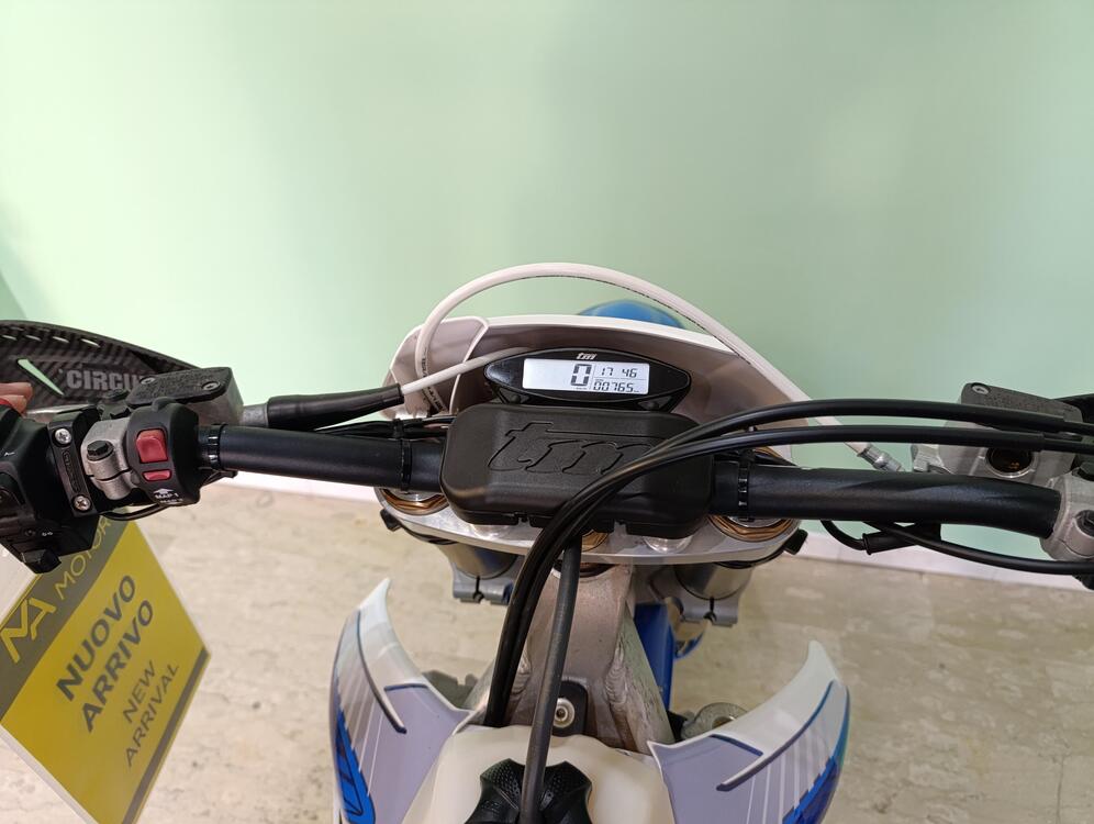 Tm Moto EN 300 Fi ES 2T (2024) (5)