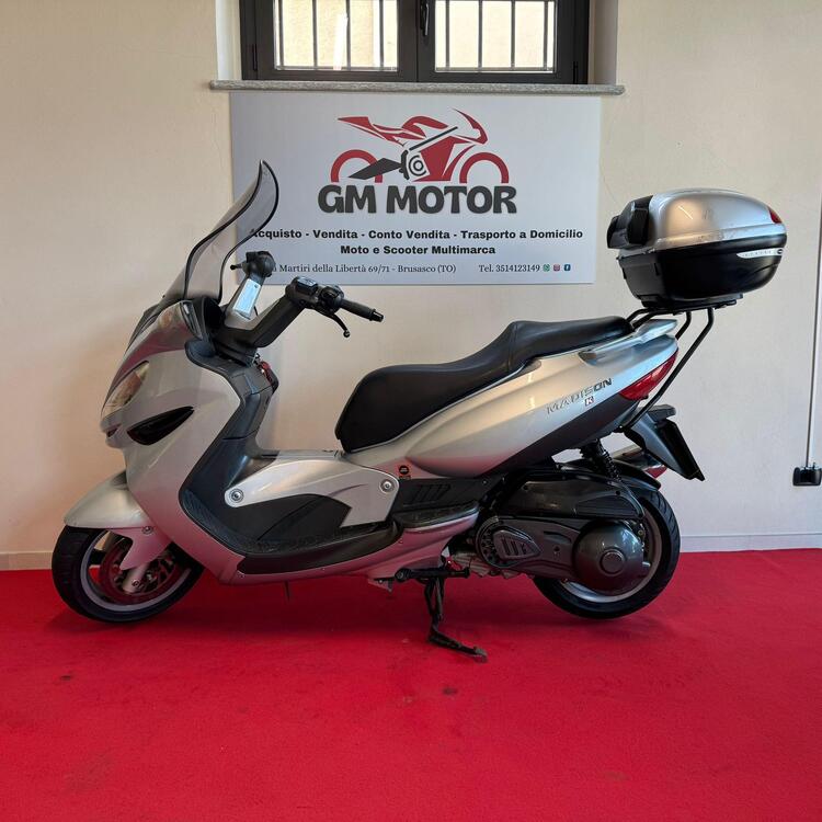 Malaguti Madison 400 4T (3)