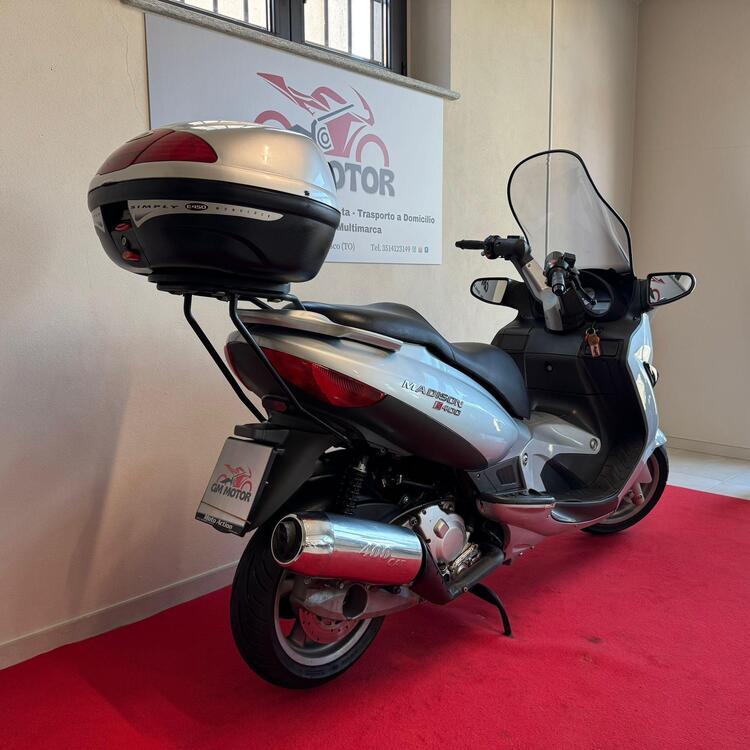 Malaguti Madison 400 4T (5)