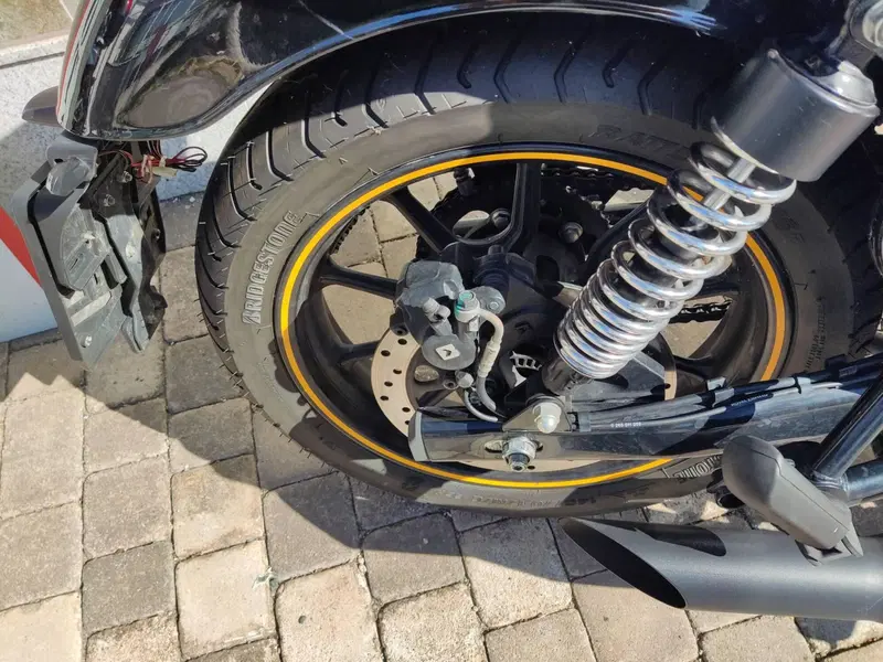 Royal Enfield Meteor 350 (2021 - 26) (6)