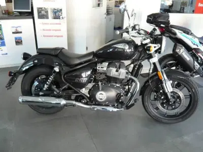 Royal Enfield Super Meteor 650 (2023 - 26) usata